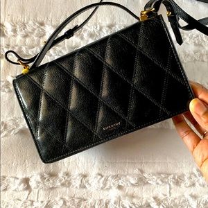 ⚡️FLASH SALE ⚡️Givenchy GV3 wallet w/ strap